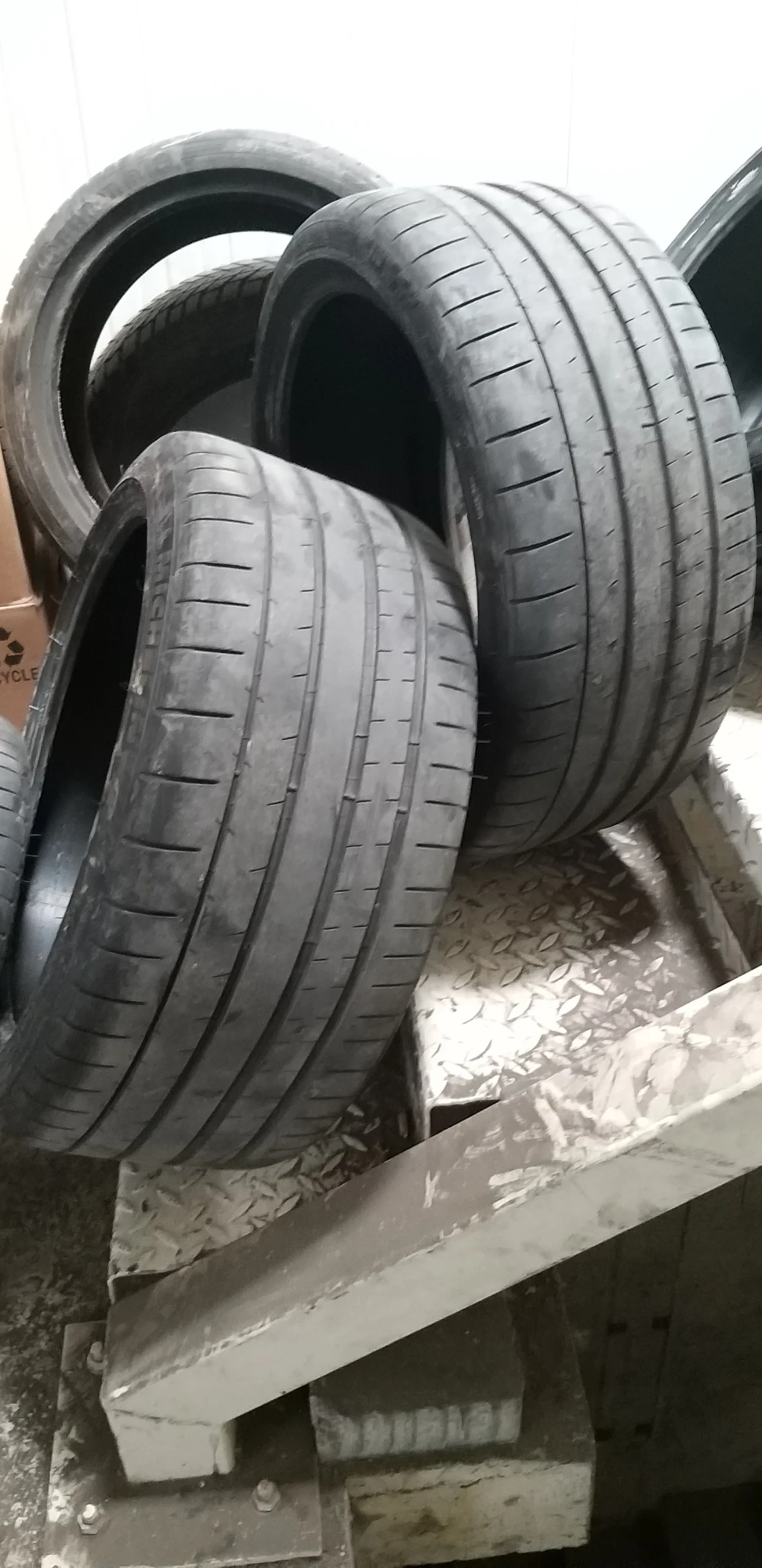 Гуми Летни 245/35R19