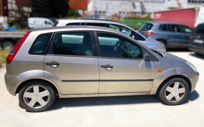 Ford Fiesta 1.4 TDCI, снимка 8 - Автомобили и джипове - 47639264