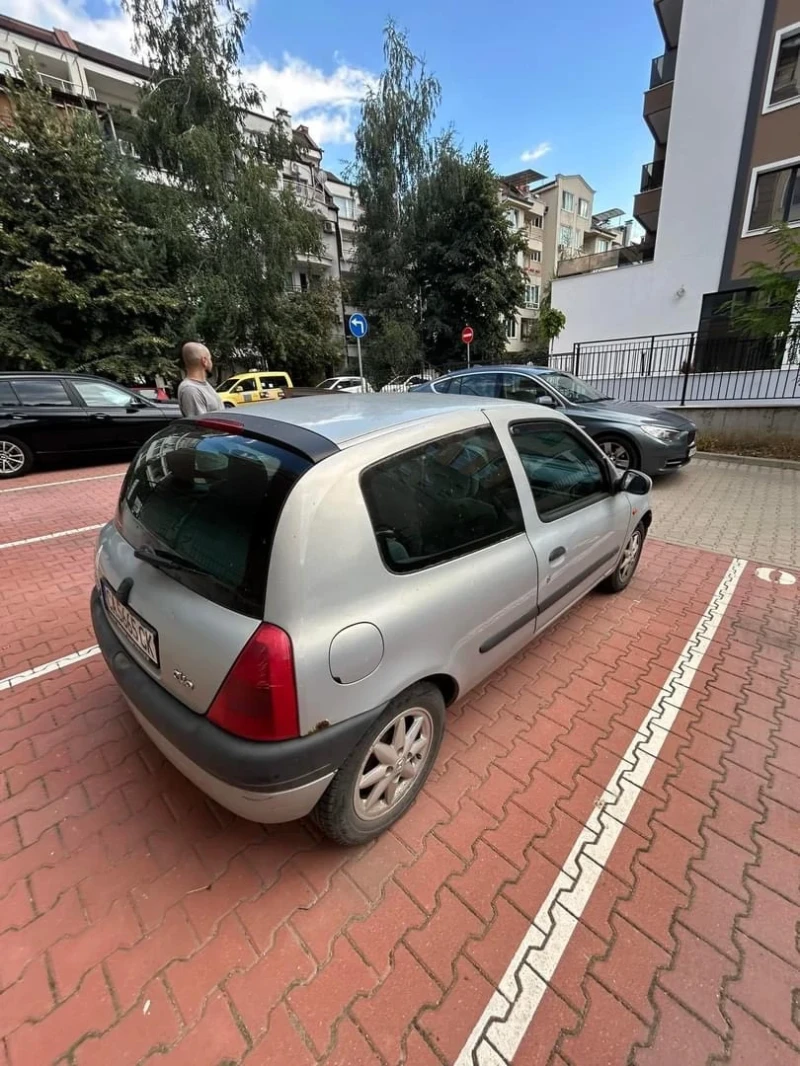 Renault Clio, снимка 1 - Автомобили и джипове - 48016223