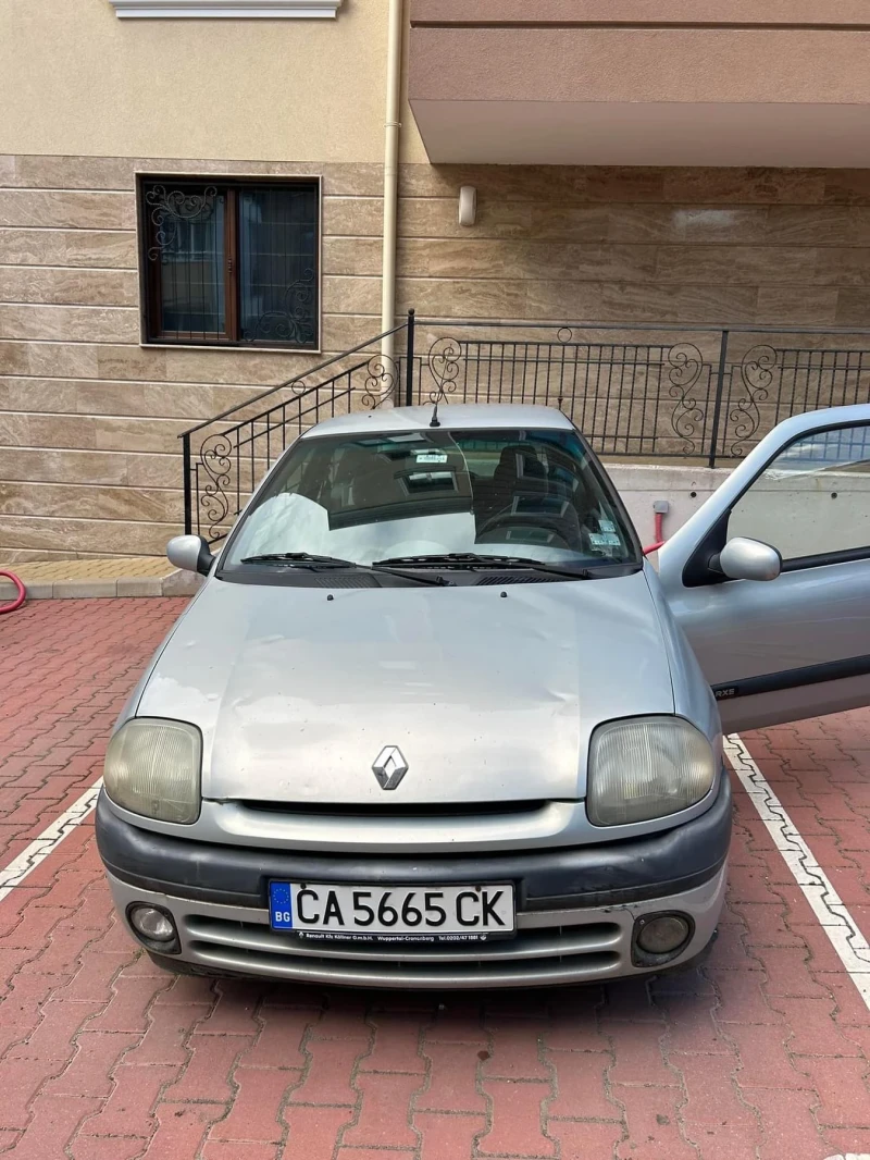 Renault Clio, снимка 3 - Автомобили и джипове - 48016223