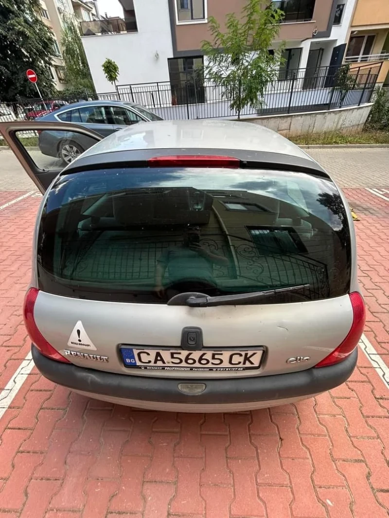 Renault Clio, снимка 2 - Автомобили и джипове - 48016223