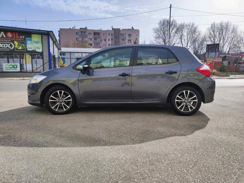 Toyota Auris, снимка 5 - Автомобили и джипове - 49559322