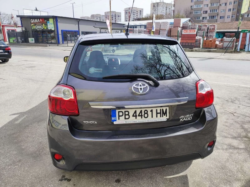 Toyota Auris, снимка 8 - Автомобили и джипове - 49559322