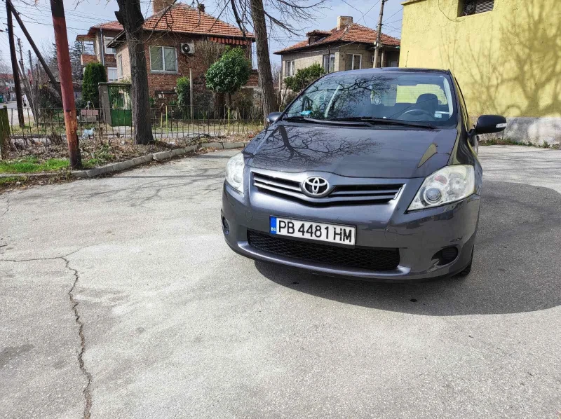 Toyota Auris, снимка 4 - Автомобили и джипове - 49559322