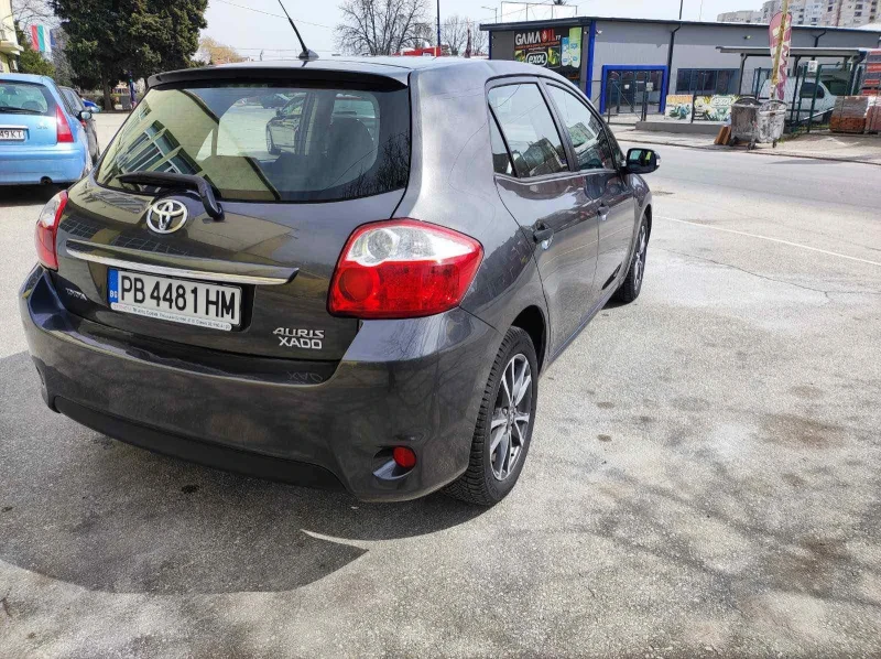 Toyota Auris, снимка 7 - Автомобили и джипове - 49559322