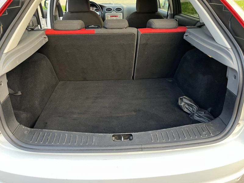 Ford Focus 1.6i 116кс ГАЗОВ ИНЖЕКЦИОН КЛИМАТРОНИК, снимка 14 - Автомобили и джипове - 49995208