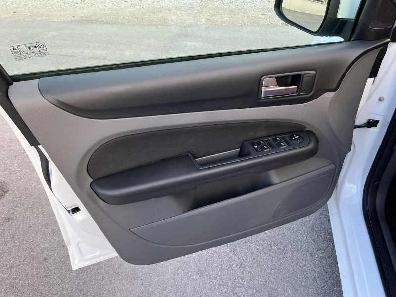 Ford Focus 1.6i 116кс ГАЗОВ ИНЖЕКЦИОН КЛИМАТРОНИК, снимка 7 - Автомобили и джипове - 49995208