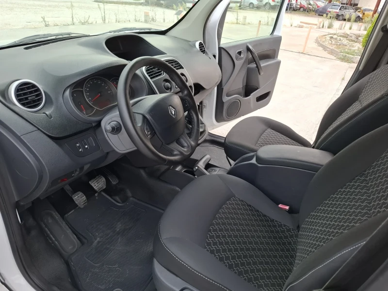 Renault Kangoo, снимка 9 - Автомобили и джипове - 52458355