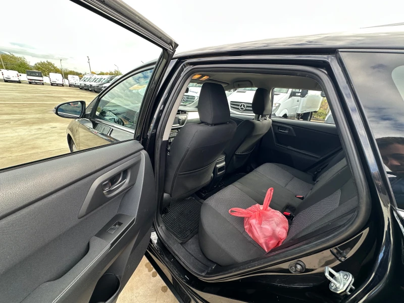 Toyota Auris 2.0-D4D!КЛИМА!ТОП!КАМЕРА!, снимка 5 - Автомобили и джипове - 52167728