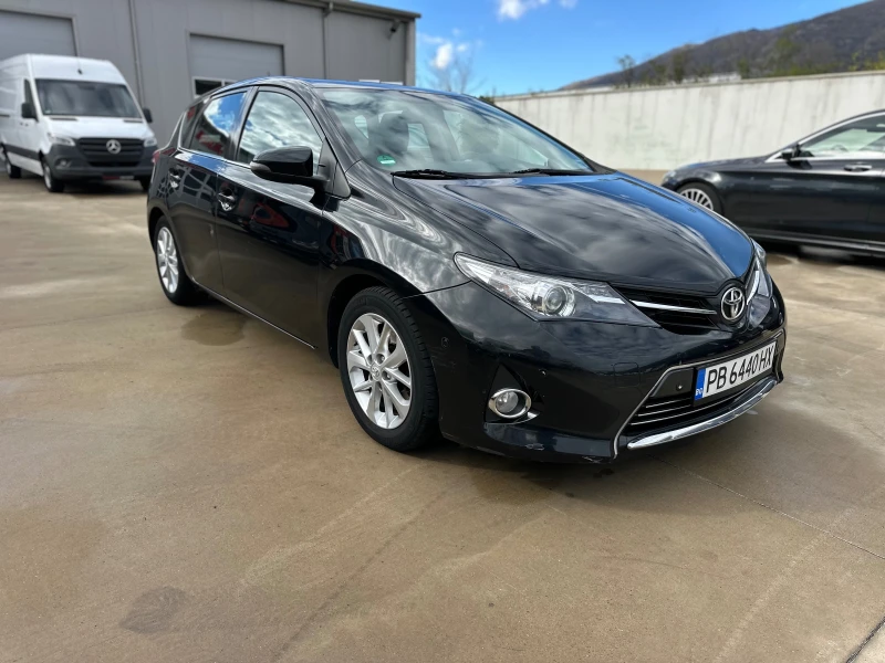 Toyota Auris 2.0-D4D!КЛИМА!ТОП!КАМЕРА!, снимка 2 - Автомобили и джипове - 52167728