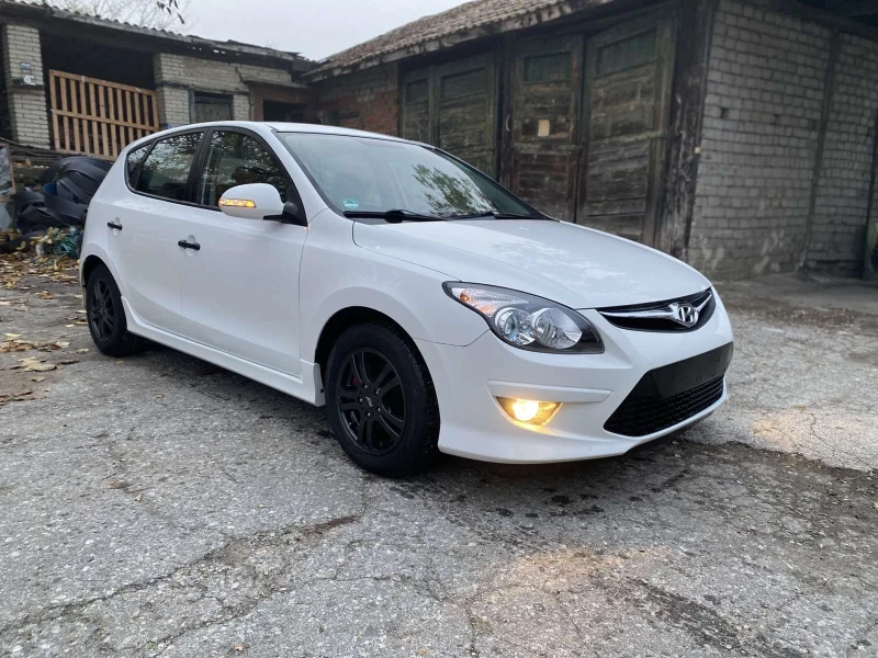 Hyundai I30 1.4i FACELIFT FIFA EDITION ПРОДАДЕНА!, снимка 2 - Автомобили и джипове - 52517769