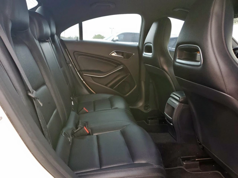 Mercedes-Benz CLA 250, снимка 9 - Автомобили и джипове - 52485009