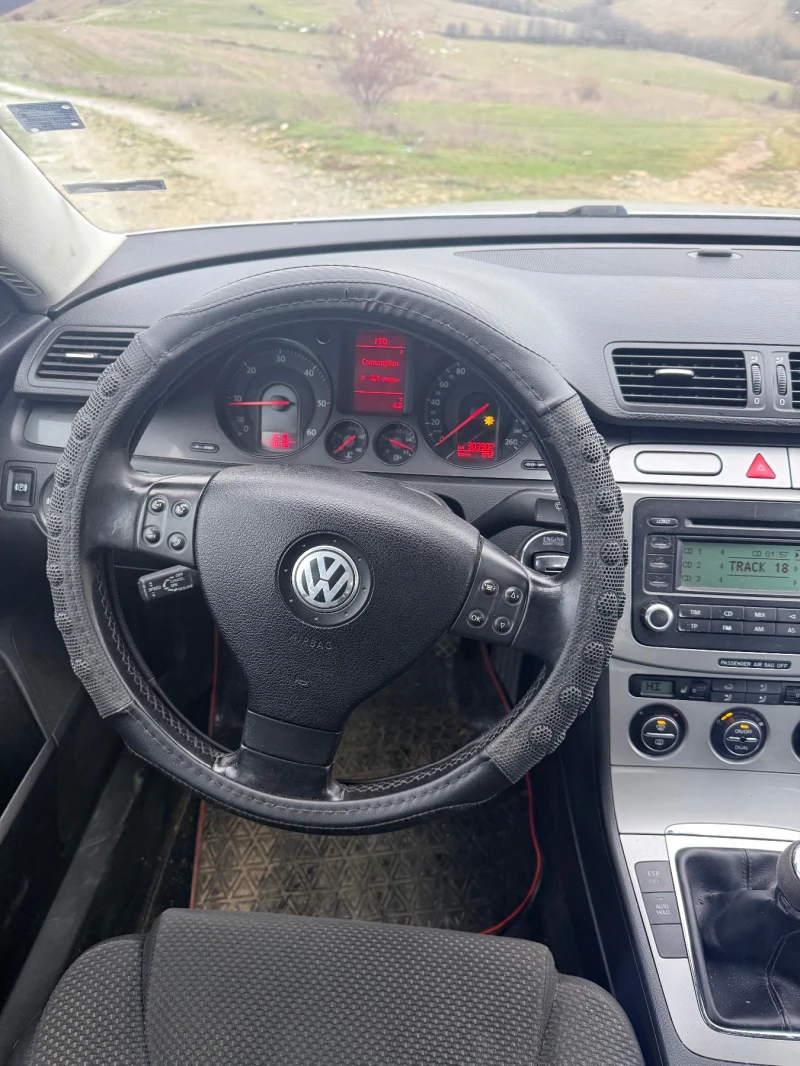 VW Passat 2.0 куб.140 коня ГАРАЖНА, снимка 10 - Автомобили и джипове - 53075090
