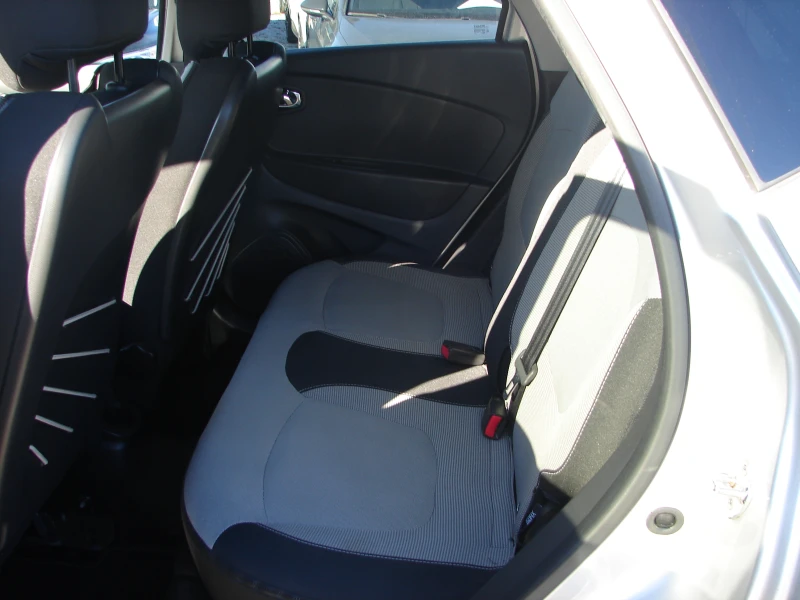 Renault Captur AUTO KEYLESS, снимка 13 - Автомобили и джипове - 53111325