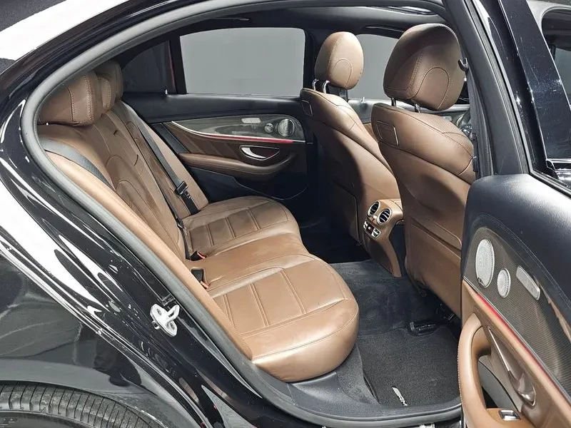 Mercedes-Benz E 53 AMG Amg 4Matic+ , снимка 11 - Автомобили и джипове - 56737913