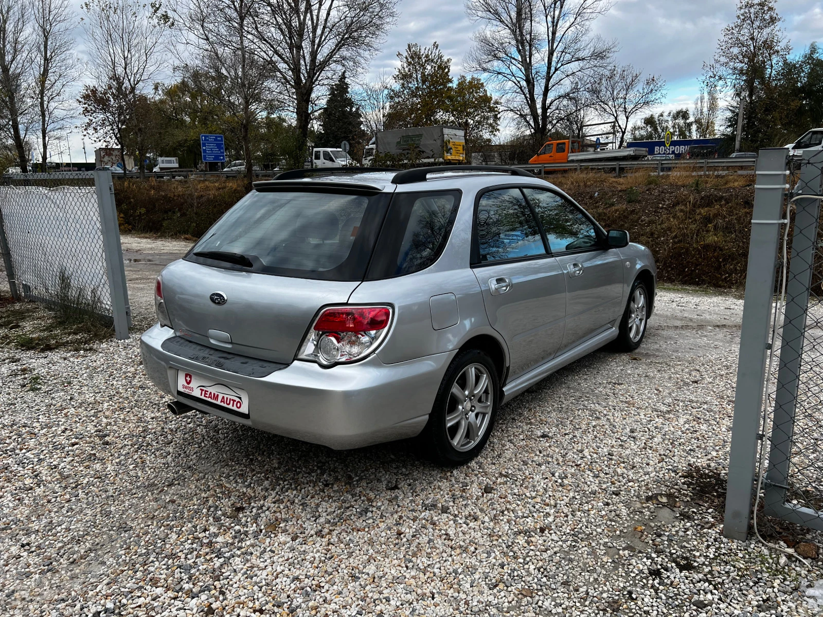 Subaru Impreza 2.0i SWISS EDITION - изображение 6