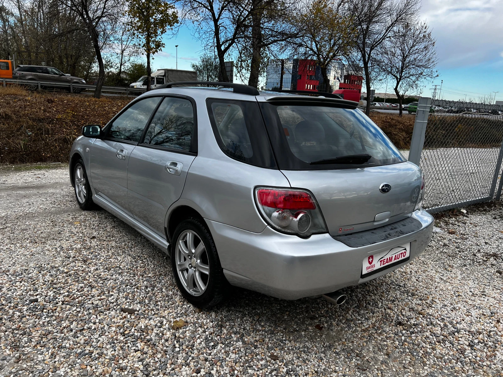 Subaru Impreza 2.0i SWISS EDITION - изображение 5