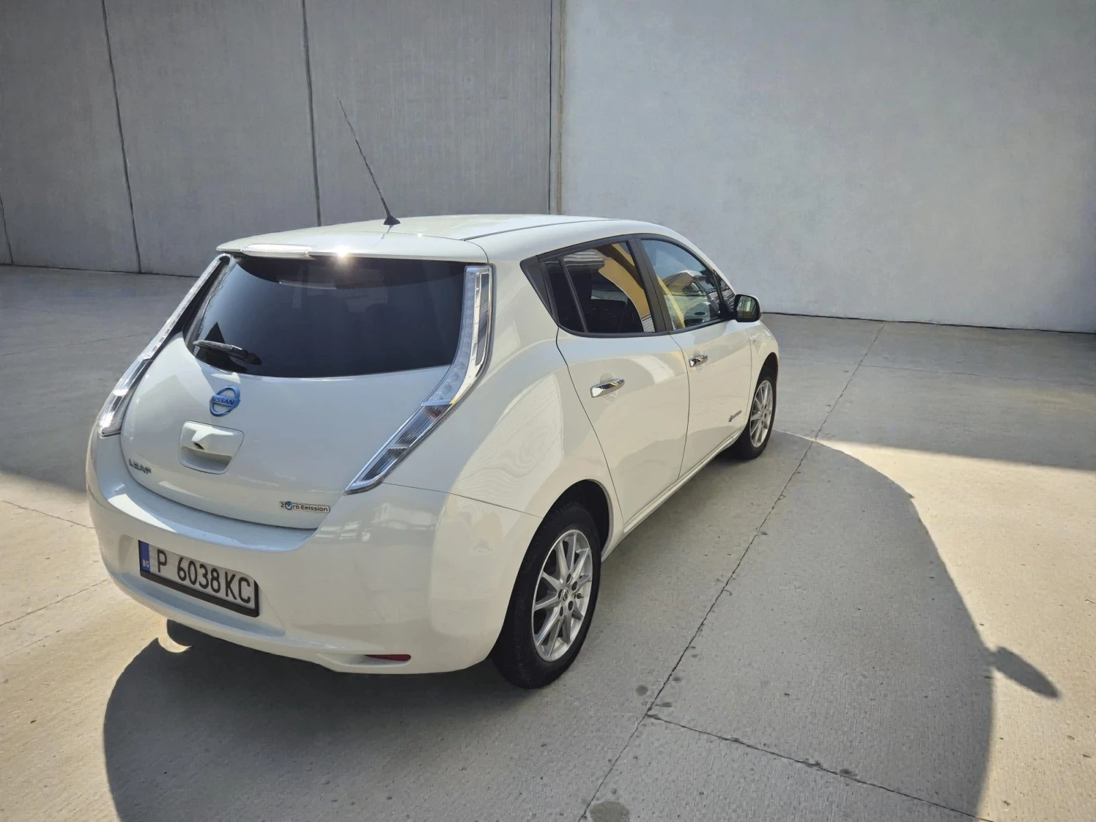 Nissan Leaf   - изображение 3