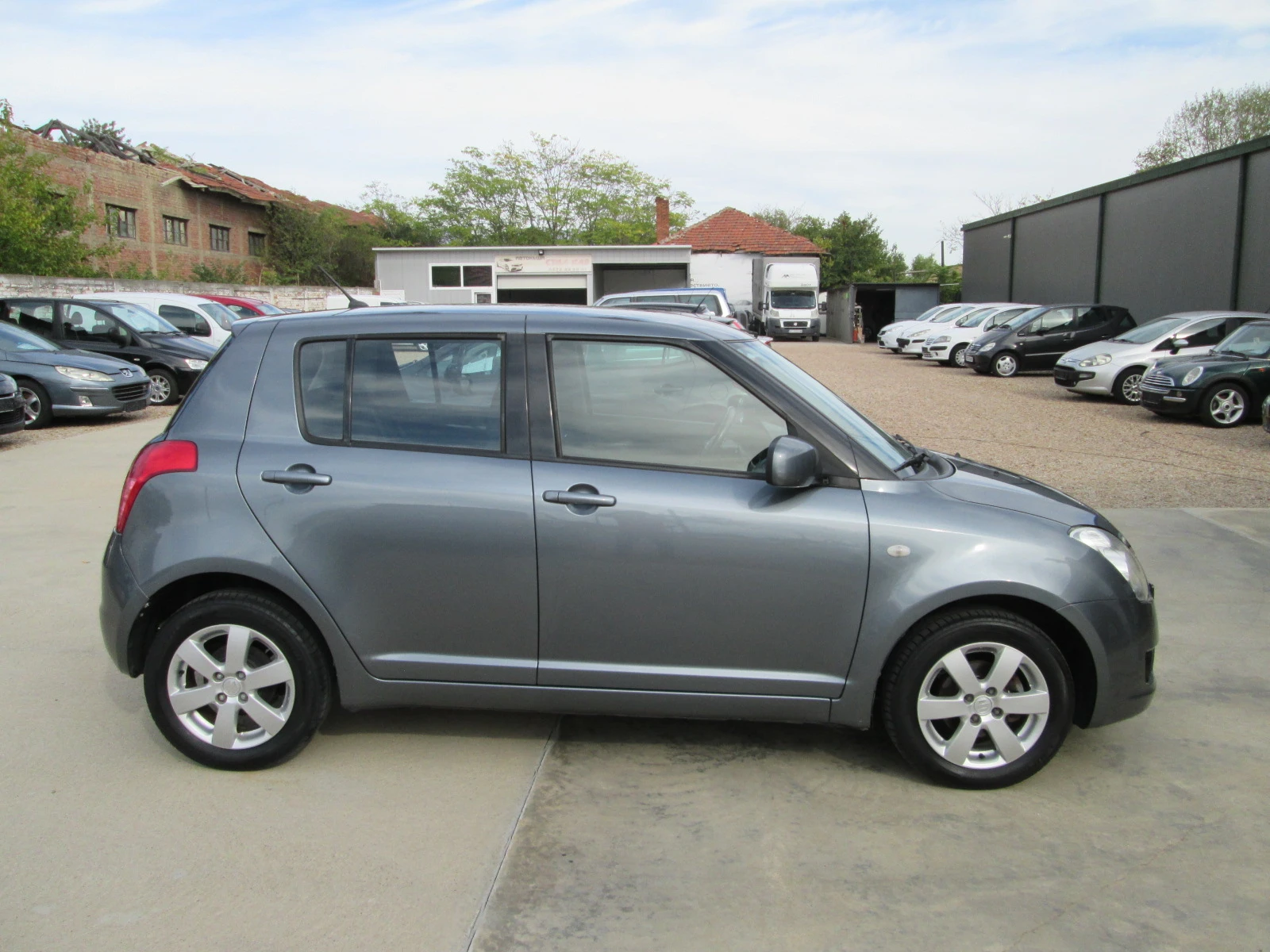 Suzuki Swift 1.3 4x4 NOVA  - изображение 4