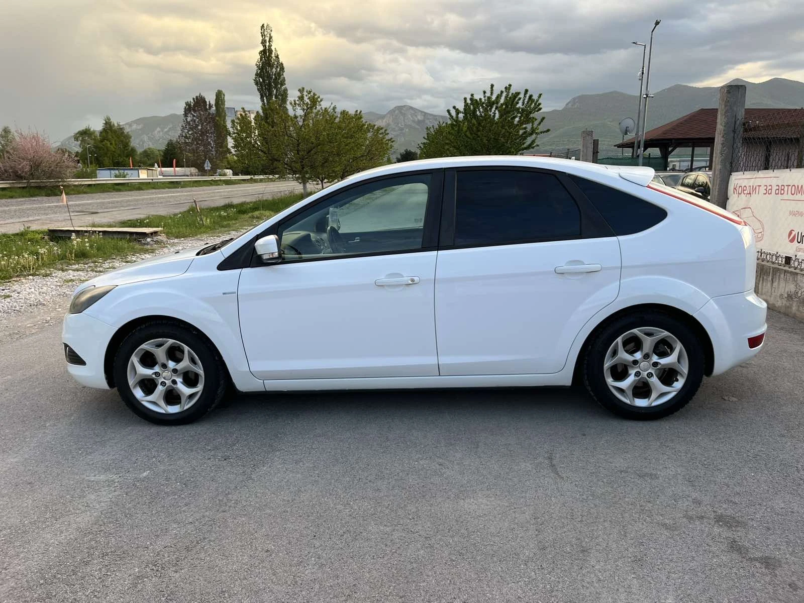 Ford Focus 1.6i 116кс ГАЗОВ ИНЖЕКЦИОН КЛИМАТРОНИК - изображение 6