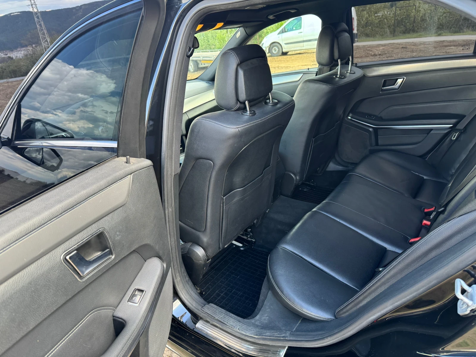 Mercedes-Benz E 200 | Mobile.bg   13