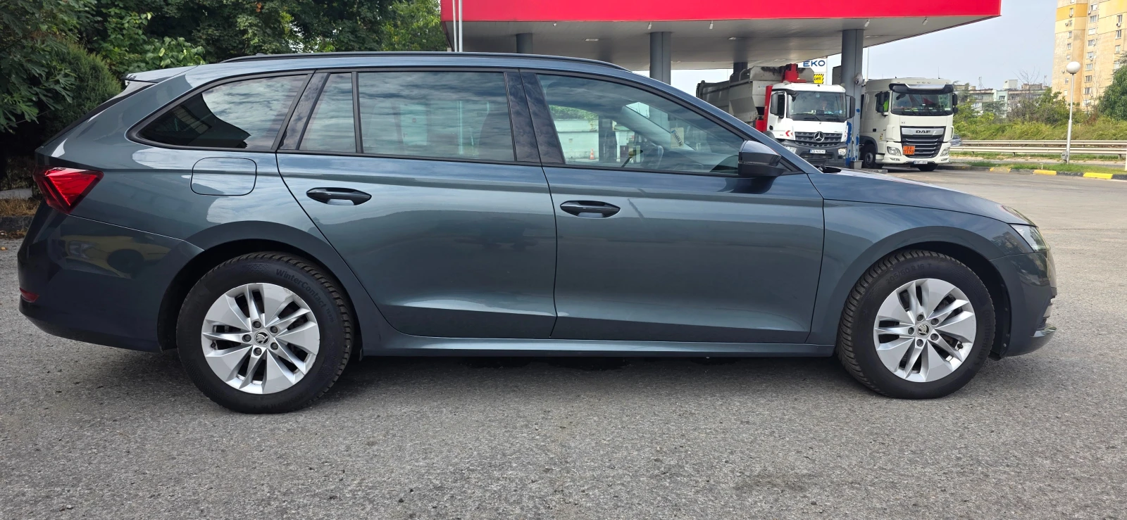 Skoda Octavia 2.0 TDI * AVTOMAT* * 4х4* * KEYLESS* * DISTRONIC, снимка 3 - Автомобили и джипове - 55197634