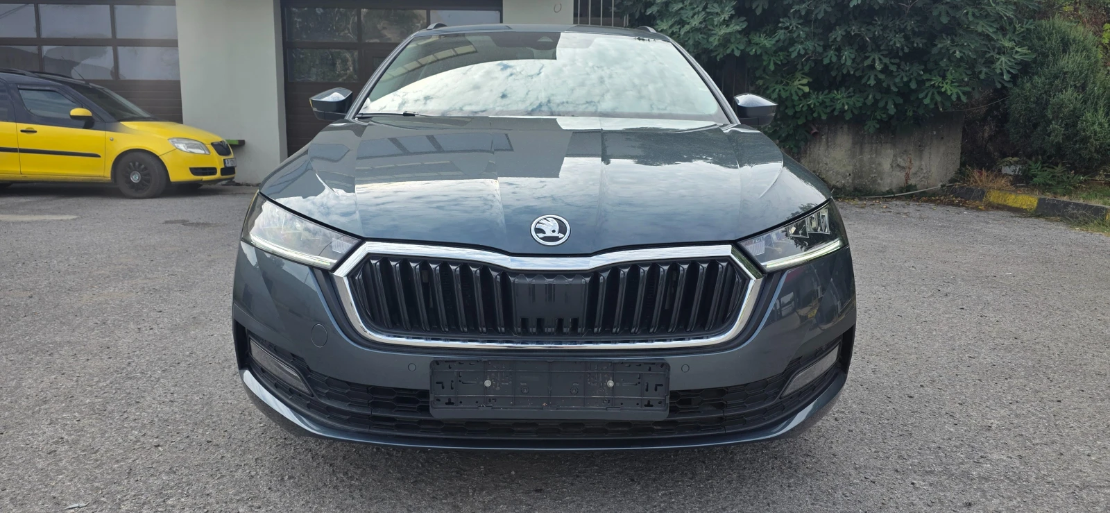 Skoda Octavia 2.0 TDI * AVTOMAT* * 4х4* * KEYLESS* * DISTRONIC