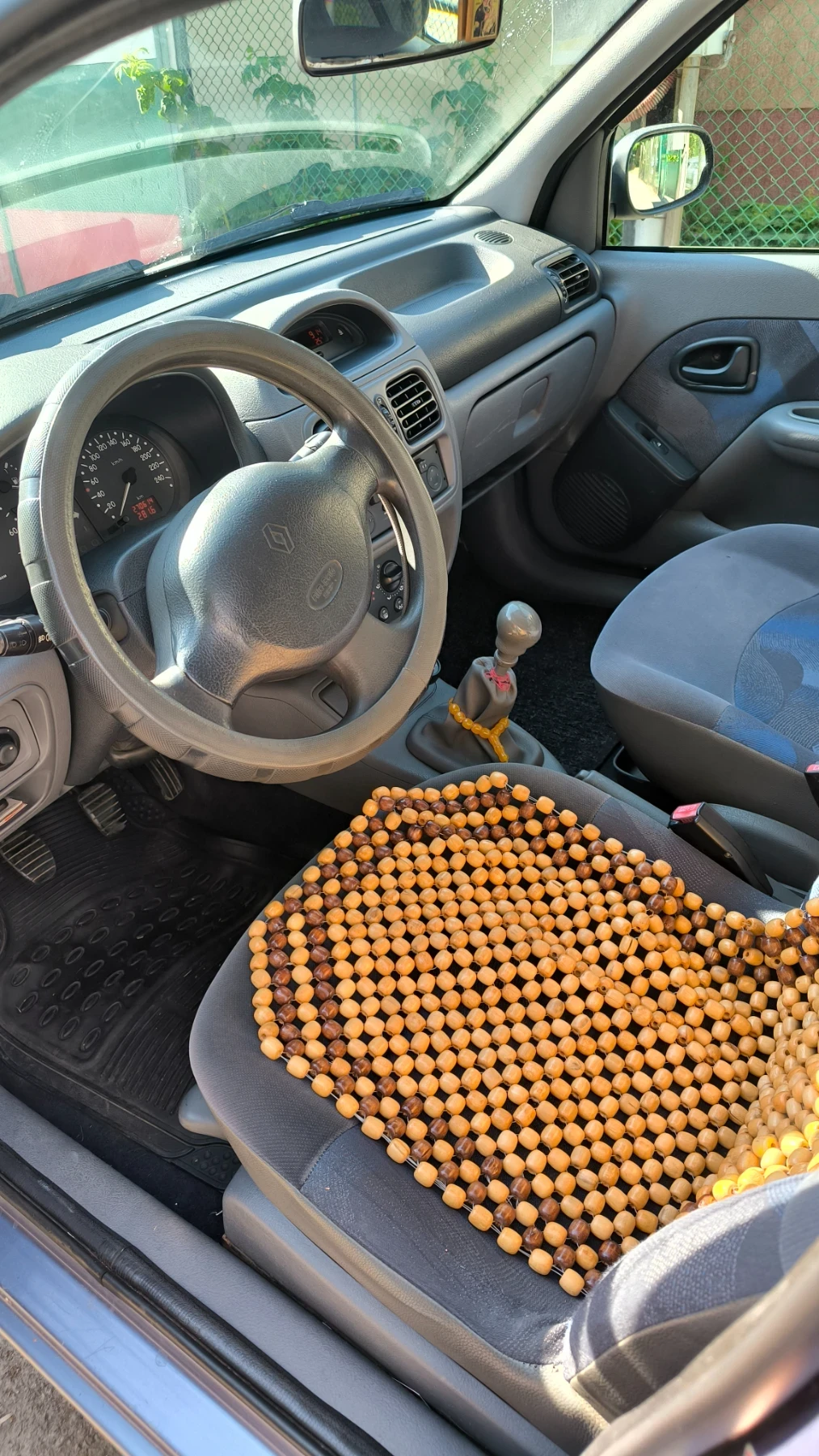 Renault Clio 1.4/16v/98кс - изображение 5