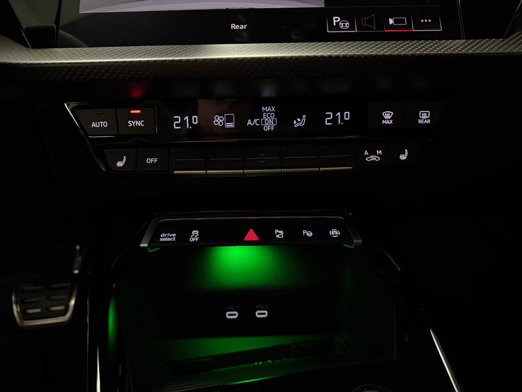 Audi Rs3 2.5T quattro* АвтоКредит* (Цена до БГ) , снимка 13 - Автомобили и джипове - 53814162