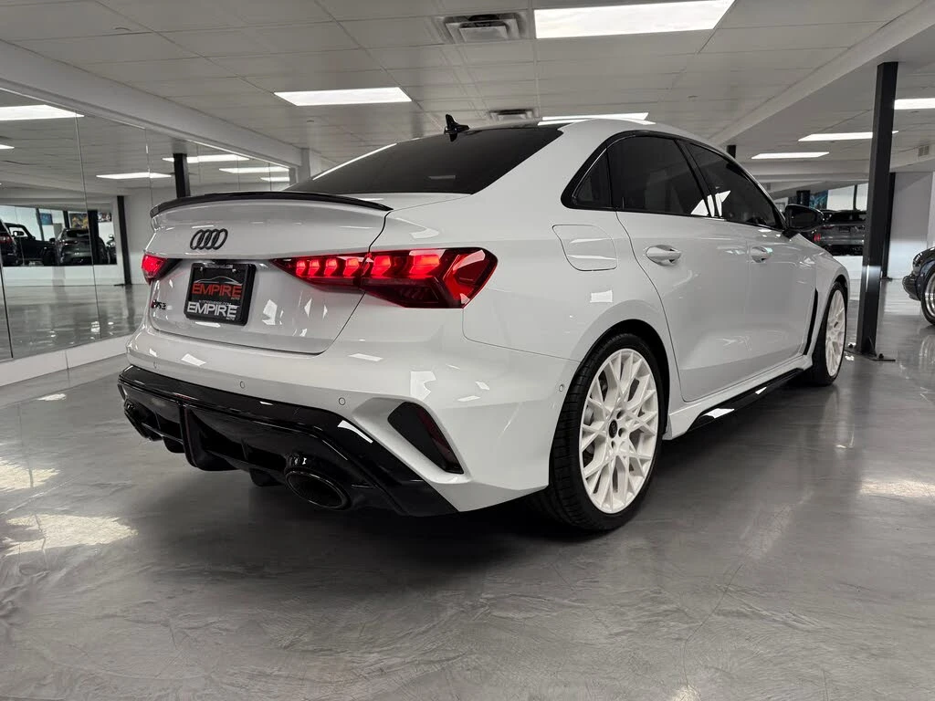 Audi Rs3 2.5T quattro* АвтоКредит* (Цена до БГ) , снимка 5 - Автомобили и джипове - 53814162