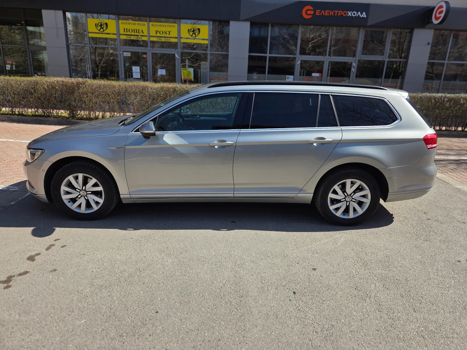 VW Passat 2.0TDI 190HP 4MOTION CAMERA, снимка 2 - Автомобили и джипове - 53841661