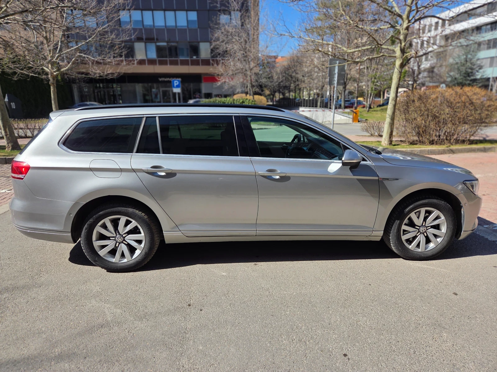 VW Passat 2.0TDI 190HP 4MOTION CAMERA, снимка 5 - Автомобили и джипове - 53841661