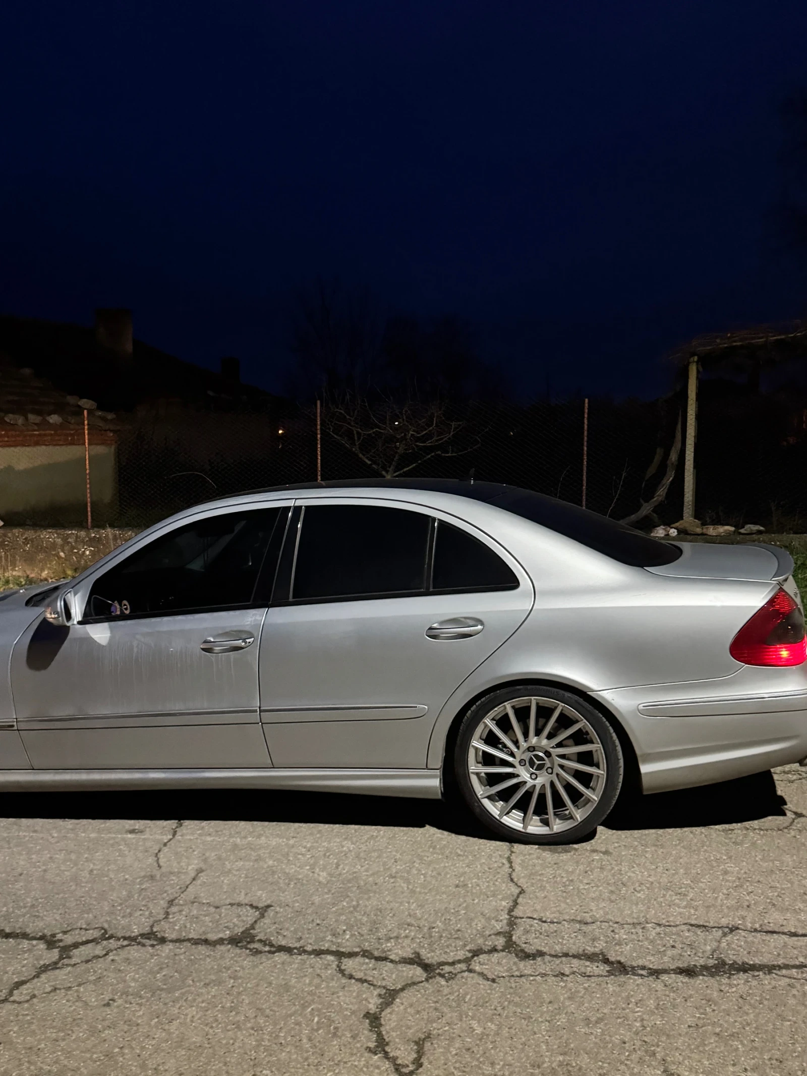 Mercedes-Benz E 280, снимка 4 - Автомобили и джипове - 53921045