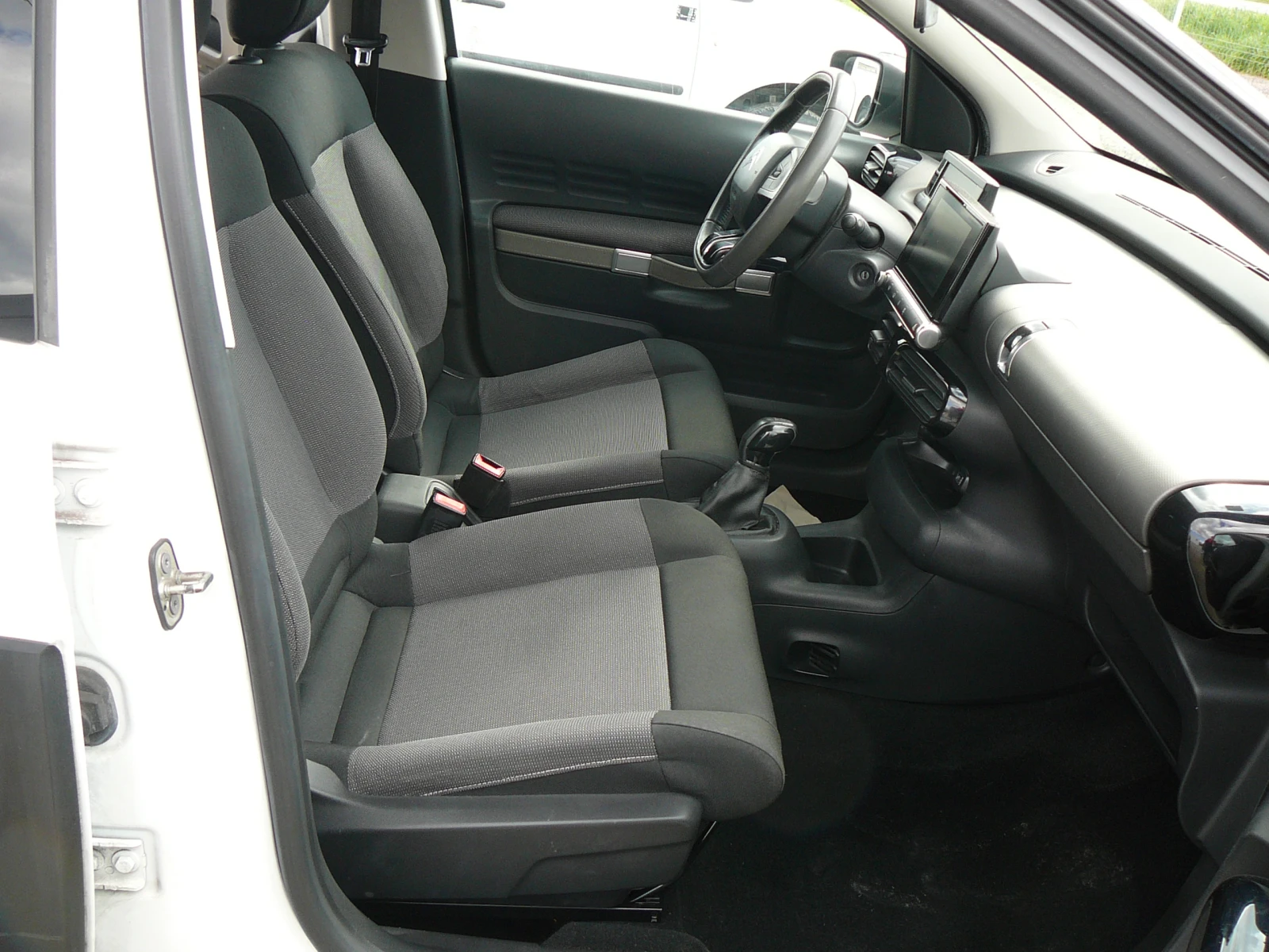 Citroen C4 Cactus 1.6 HDI 99к.с., снимка 9 - Автомобили и джипове - 54093717