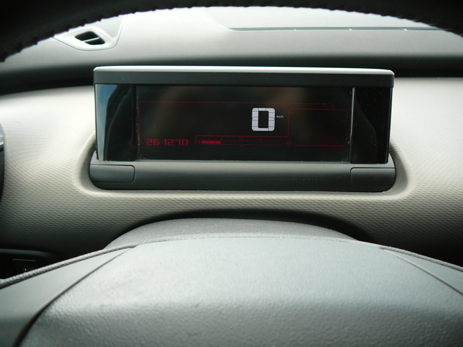 Citroen C4 Cactus 1.6 HDI 99к.с., снимка 14 - Автомобили и джипове - 54093717