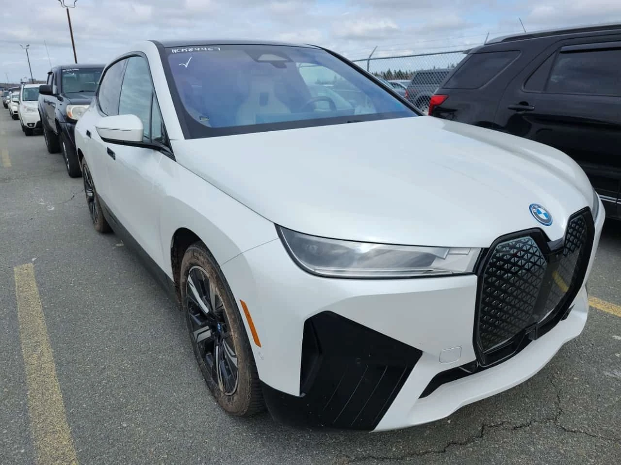 BMW iX XDRIVE50| HARMAN KARDON| PANO| ОБДУХВАНЕ| 2 КЛЮЧА|, снимка 2 - Автомобили и джипове - 54452707