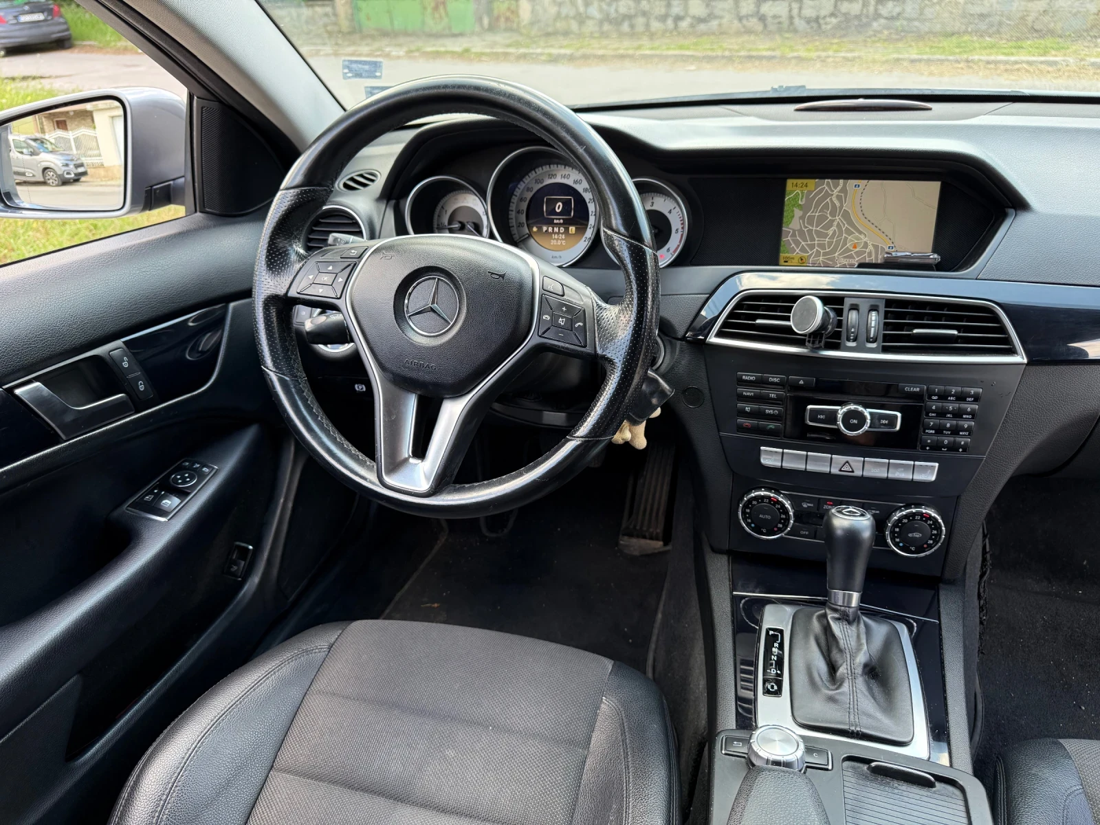 Mercedes-Benz C 220 AMG, снимка 11 - Автомобили и джипове - 54632862