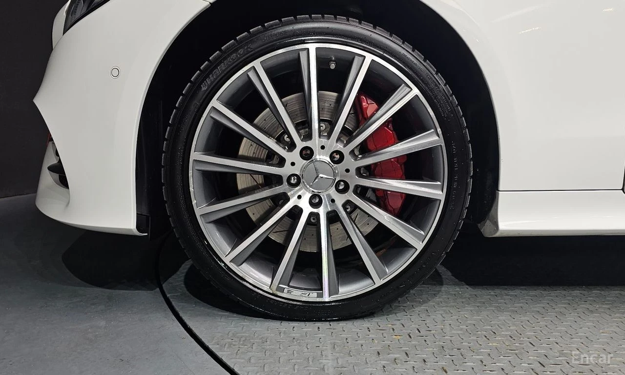 Mercedes-Benz E 220 d AMG PACK* DIGITAL* HEAD-UP* AMBIENT* PANORAMA* , снимка 5 - Автомобили и джипове - 54863105