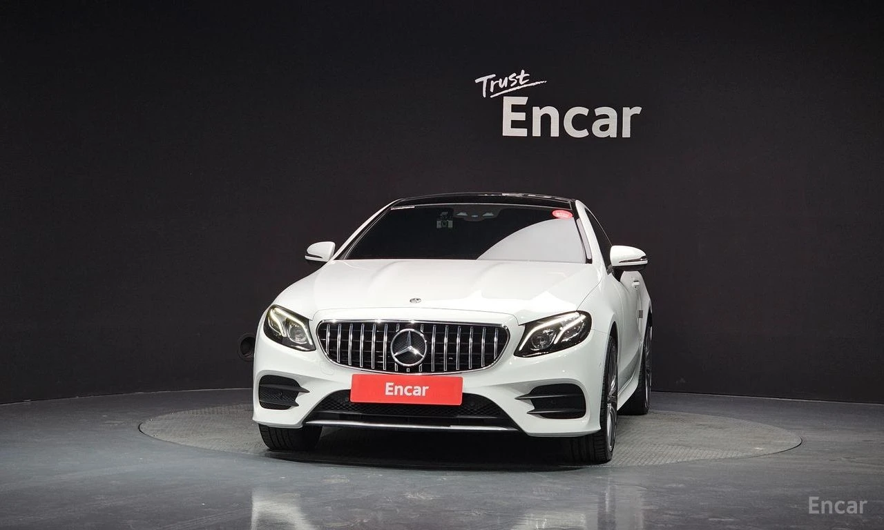Mercedes-Benz E 220 d AMG PACK* DIGITAL* HEAD-UP* AMBIENT* PANORAMA* , снимка 2 - Автомобили и джипове - 54863105