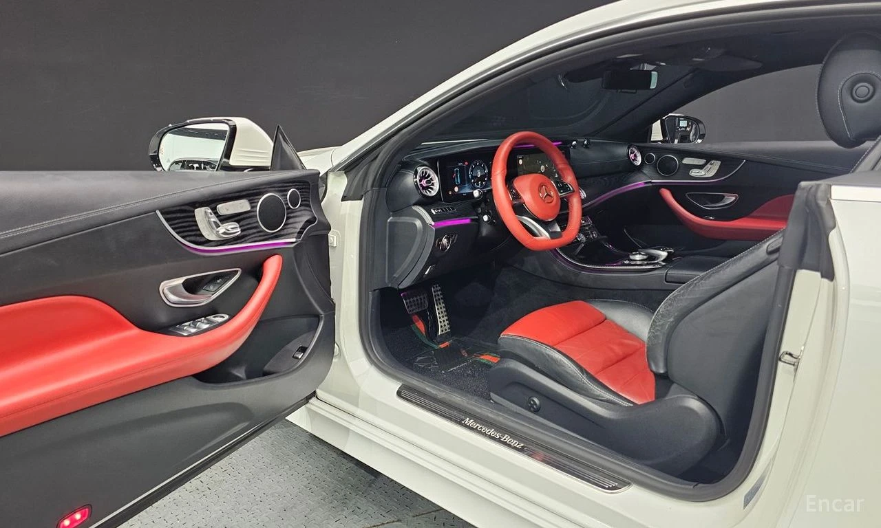 Mercedes-Benz E 220 d AMG PACK* DIGITAL* HEAD-UP* AMBIENT* PANORAMA* , снимка 6 - Автомобили и джипове - 54863105
