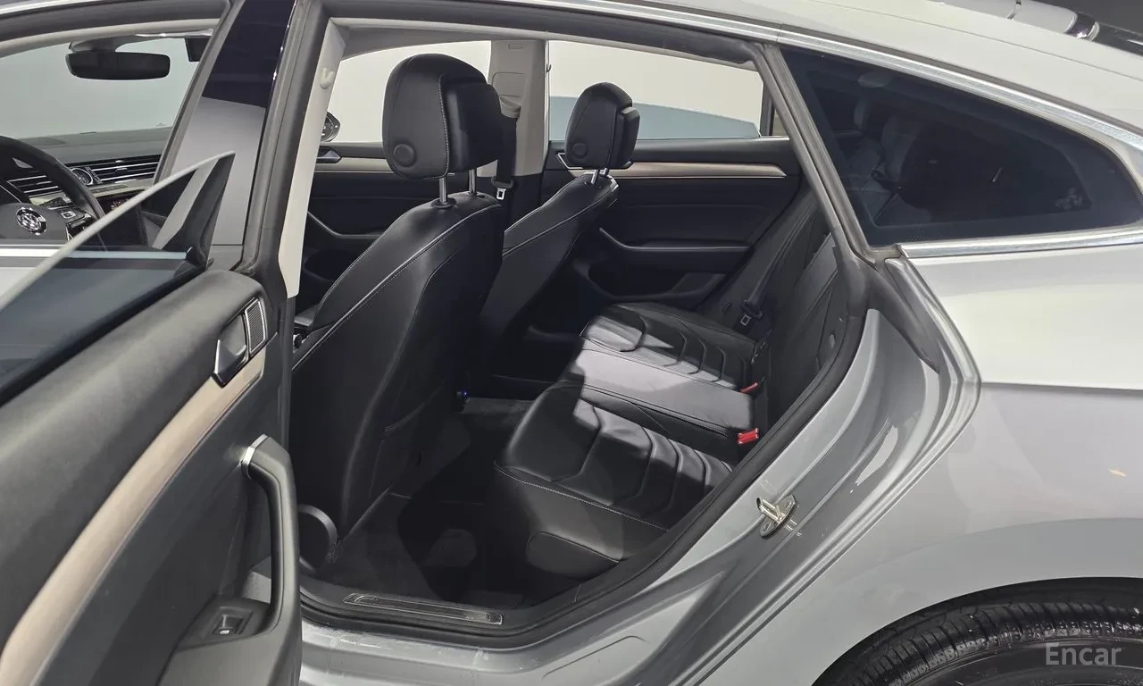 VW Arteon  PRESTIGE* ОБДУХ* 360* DISTRONIK* , снимка 14 - Автомобили и джипове - 54896476