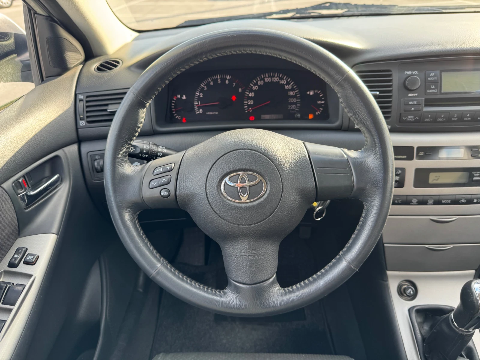Toyota Corolla 1.6 i | 110 h.p. | 6 скорости, снимка 11 - Автомобили и джипове - 54923239