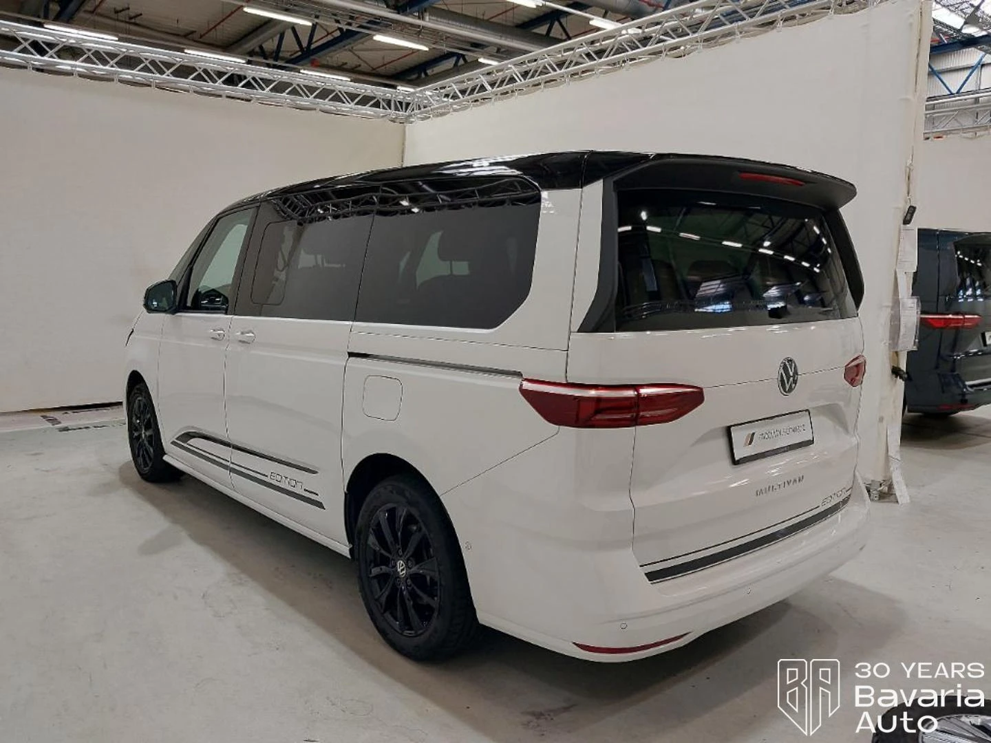VW Multivan Edition long DSG Easy Open Basic, снимка 2 - Автомобили и джипове - 55472804