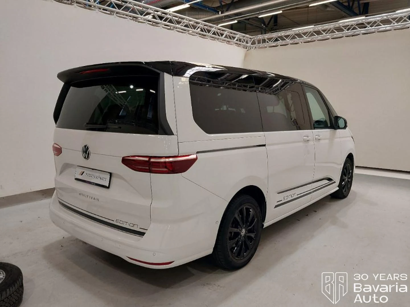 VW Multivan Edition long DSG Easy Open Basic, снимка 4 - Автомобили и джипове - 55472804