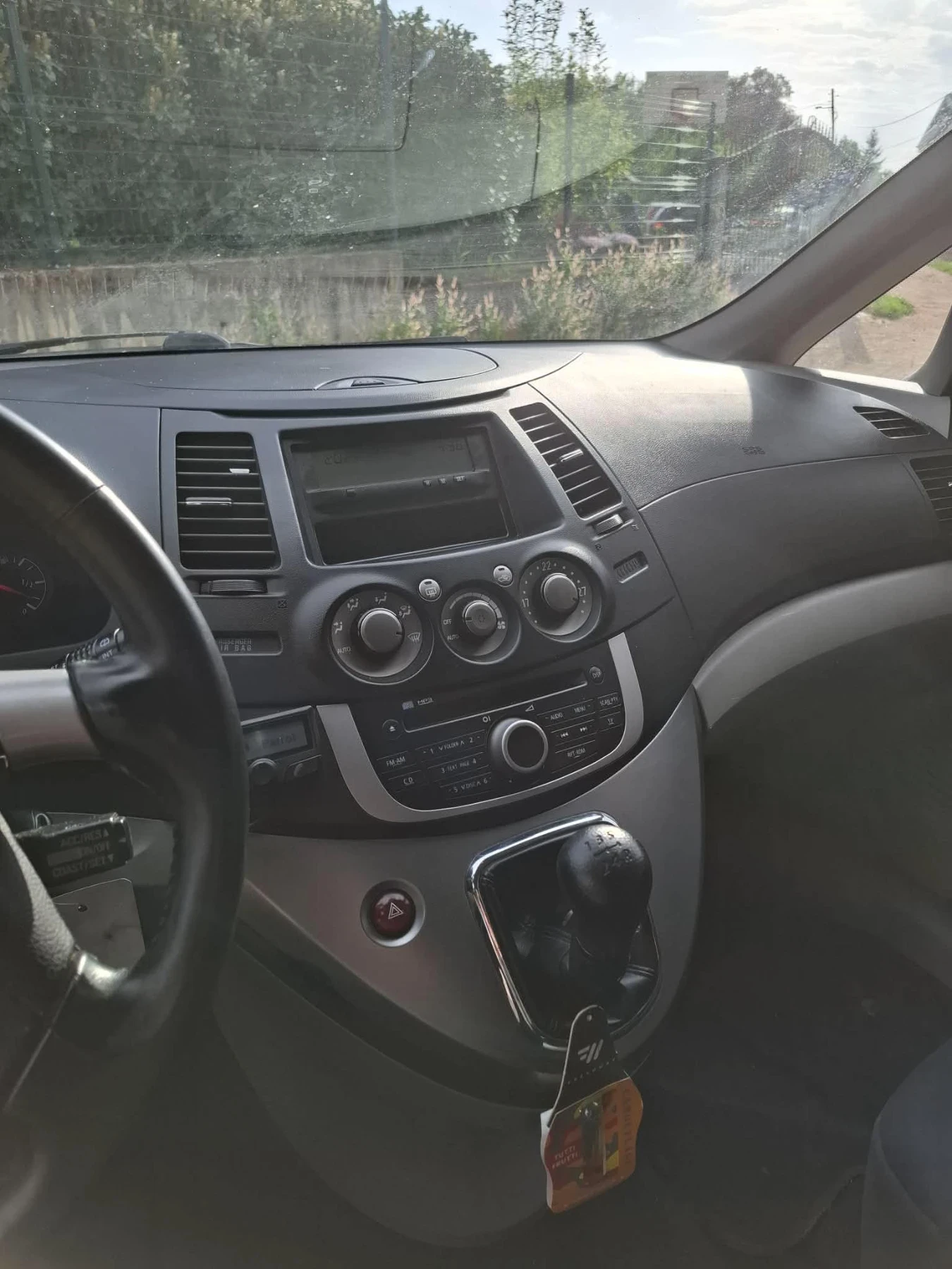 Mitsubishi Grandis 2.4, снимка 8 - Автомобили и джипове - 56074996