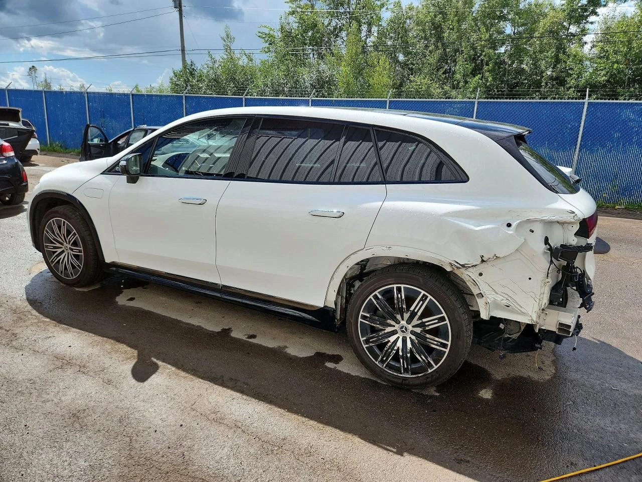 Mercedes-Benz EQS SUV 450 4MATIC - DUAL SCREEN - BURMESTER - ОБДУХ, снимка 4 - Автомобили и джипове - 56221792