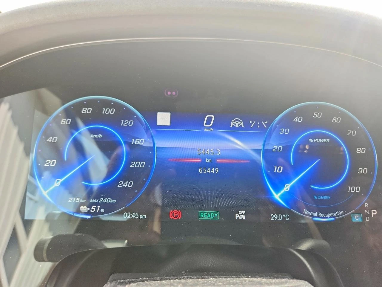Mercedes-Benz EQS SUV 450 4MATIC - DUAL SCREEN - BURMESTER - ОБДУХ, снимка 9 - Автомобили и джипове - 56221792