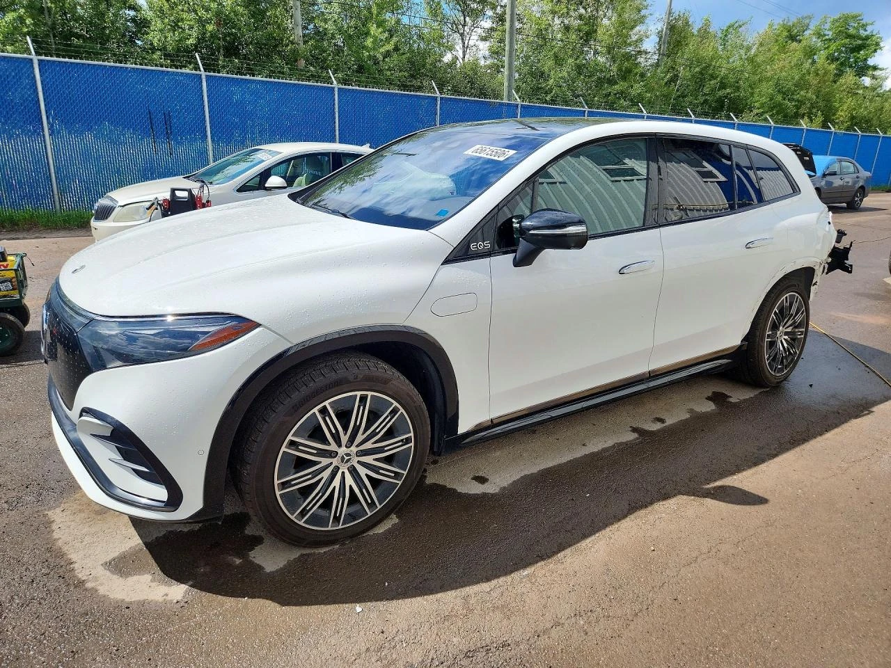 Mercedes-Benz EQS SUV 450 4MATIC - DUAL SCREEN - BURMESTER - ОБДУХ, снимка 3 - Автомобили и джипове - 56221792