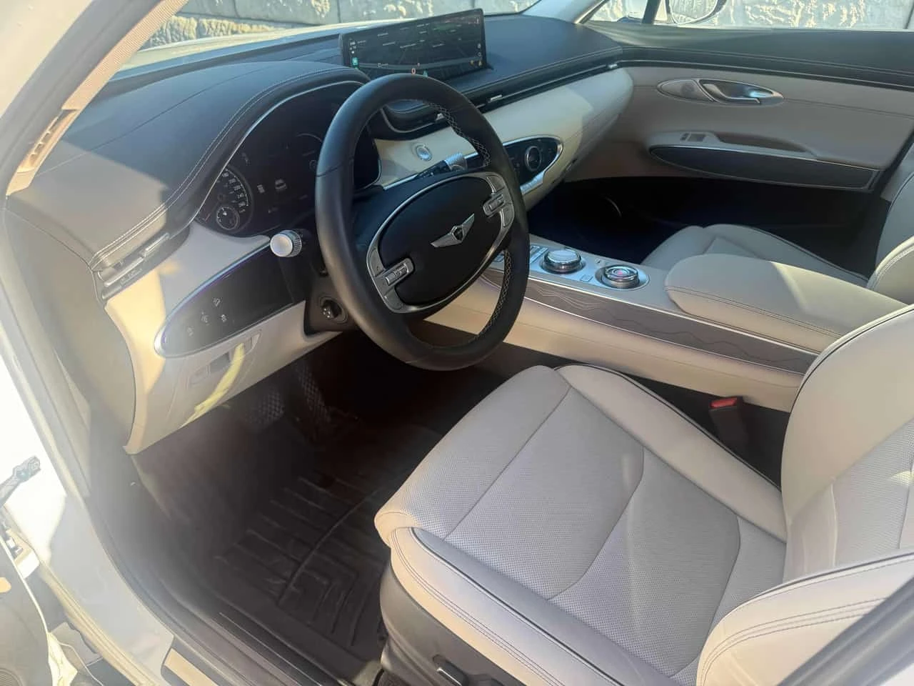 Genesis GV70 2.5T / CARFAX / ��������� / ���� �� �������� | Mobile.bg � ����������� 7