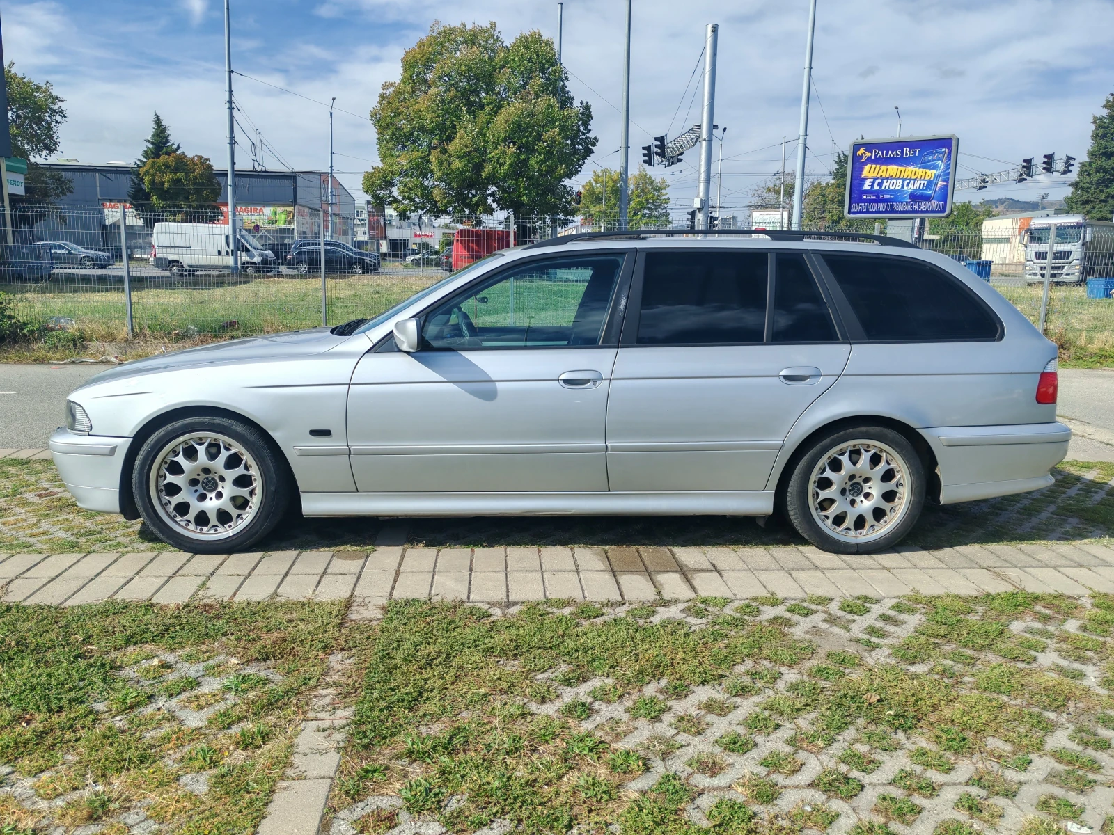 BMW 525 525 iA, снимка 4 - Автомобили и джипове - 56746901